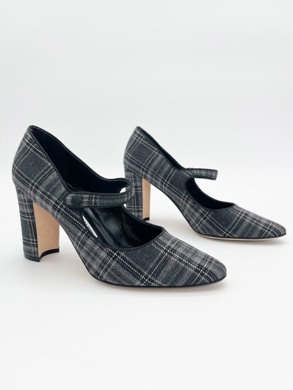 Manolo Blahnik Charcoal Gray Wool Plaid Mary Jane Block Heel Pumps IT 38.5